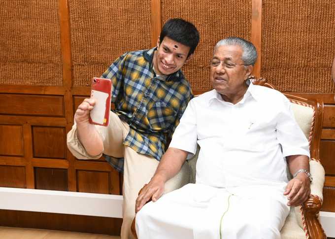 kerala cm with pranay1