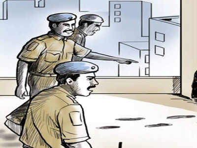 मेरठः देह व्यापार की शिकायत पर होटल में पुलिस का छापा, 10 युवक-युवतियों को पकड़ा