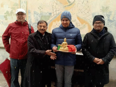 बीजेपी सांसद तेजस्वी सूर्या और तरुण विजय ने चीन में बौद्ध भिक्षु कुमारजीव से जुड़े स्थान‍ों की 11 हजार किलोमीटर लंबी यात्रा शुरू की