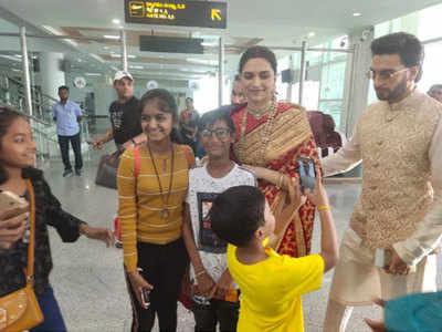 देखें, क्या हुआ जब नन्हें फैंस को एयरपोर्ट पर मिल गए दीपिका पादुकोण और रणवीर सिंह