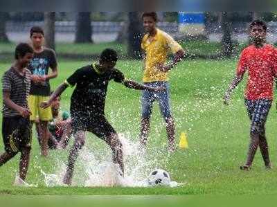 ഫുട്ബോൾ കമ്പം മൂത്ത് നാടുവിട്ടു; 14 കാരനെ കണ്ടെത്തി പോലീസ്, ഒരു ശിശുദിന നിയോഗം!!