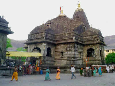 ದೇವರ ಗರ್ಭಗುಡಿಗೆ ಪ್ರದಕ್ಷಿಣೆ ಹಾಕುವುದರ ಮಹತ್ವವೇನು  ಗೊತ್ತಾ?