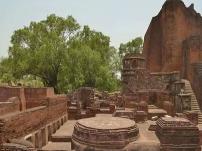 ವಿಶ್ವದ ಮೊದಲ ವಿಶ್ವವಿದ್ಯಾನಿಲಯ