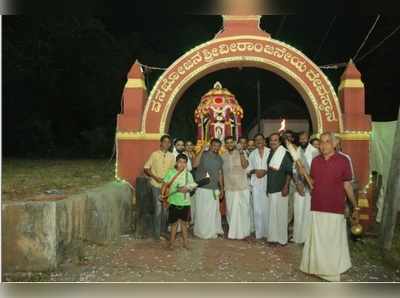 ಶ್ರೀ ಲಕ್ಷ್ಮೀವೆಂಕಟ್ರಮಣ ದೇವಳದಲ್ಲಿ ಲಕ್ಷ ದೀಪೋತ್ಸವ