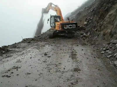 रामबन में दोबारा भूस्खलन, जम्मू-श्रीनगर राजमार्ग दूसरे दिन भी बंद