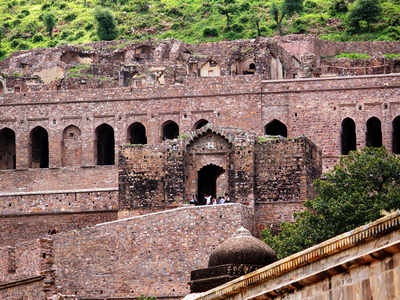 Rajasthan Haunted Fort : பேய்கள் குடியிருக்கும் கோட்டை... இரவு நேரங்களில் நடக்கும் அமானுஷ்யங்களின் திகில் பின்னணி...!