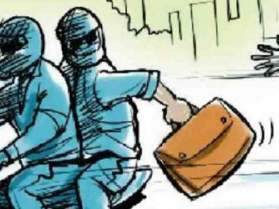 जौनपुर: नकाबपोश बदमाशों ने एक्सिस बैंक से 15 लाख लूटे