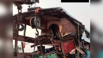 देवरिया: बिहार से राजस्थान जा रही बस पलटी, 5 की मौत, 11 घायल