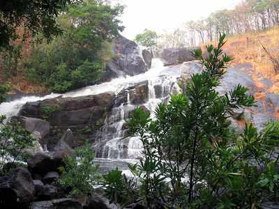 ಮೀನಮುಟ್ಟಿ ಜಲಪಾತದ ಸೌಂದರ್ಯವನ್ನು ನೋಡಿ