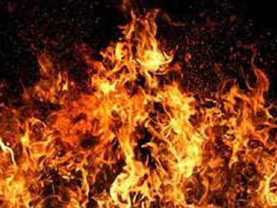 आईटीओ पर सेल्स टैक्स ऑफिस में लगी आग, 5 फायर टेंडर्स ने बुझाया