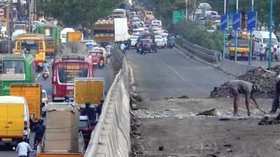 പാലാരിവട്ടം: സർക്കാരിന് തിരിച്ചടി; പാലം പൊളിക്കുന്നതിന് മുൻപ് ഭാരപരിശോധന നടത്താൻ കോടതി