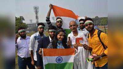 India vs Bangladesh: महात्मा गांधी का रूप बनाकर मैच देखने पहुंचा प्रशंसक