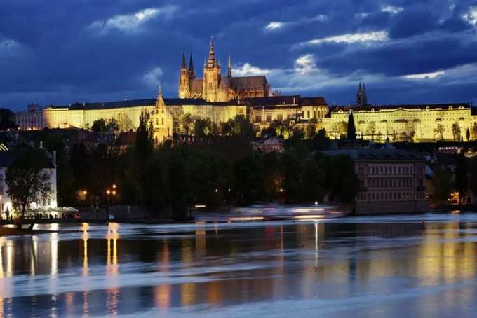 prague night