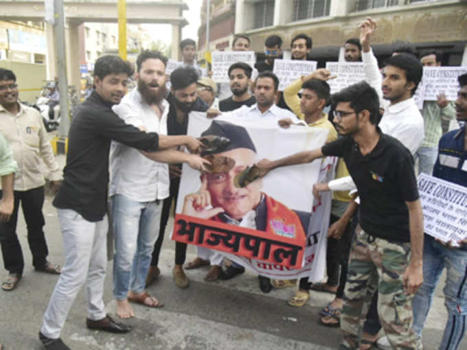 Nagpur-protest-agaisnt-rajy
