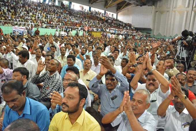 దయనీయంగా కార్మికుల పరిస్థితి..