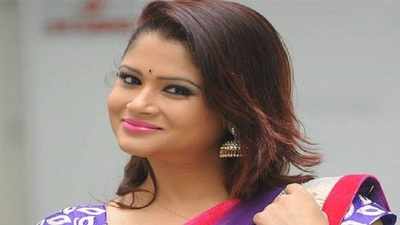 Shilpa Chakravarthy పవన్ ఎవరో తెలియదు.. చిరంజీవి తమ్ముడు అనడంతో.!: యాంకర్ శిల్పా చక్రవర్తి