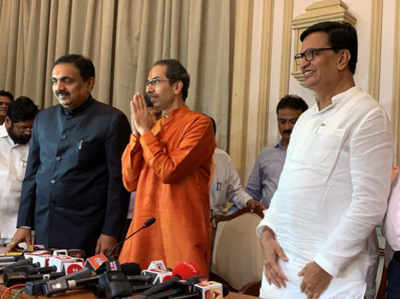 Uddhav Thackeray oath live updates: दोन दिवसांत शेतकऱ्यांसाठी मोठा निर्णय घेणार: उद्धव ठाकरे, मुख्यमंत्री