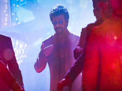 Darbar Song Lyrics: உழைப்ப மதிச்சி கால் எடுத்து வச்சாலே இளமை முழுசா உன் கூடவே ஒட்டும்: சும்மா கிழி பாடல் வரிகள்!