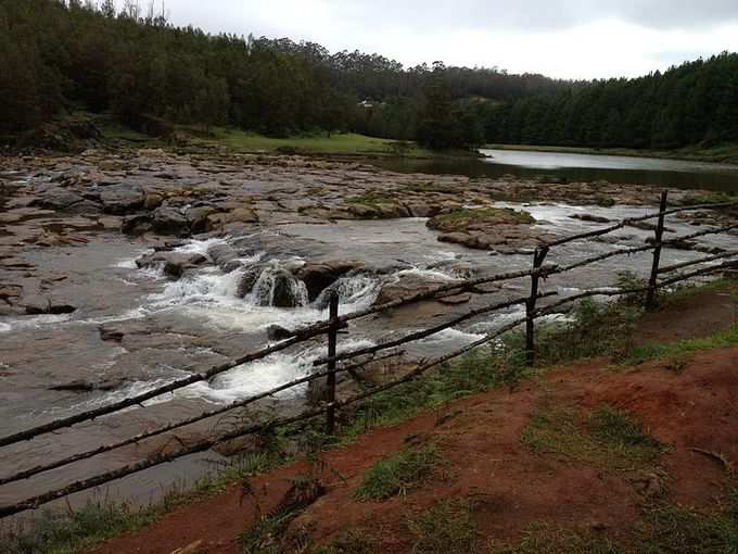 ​அழகிய பைக்காரா நீர்வீழ்ச்சி