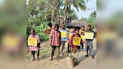 প্রতিবন্ধী দিবসে কাটোয়ায় সাফাই অভিযানে সৌরভরা