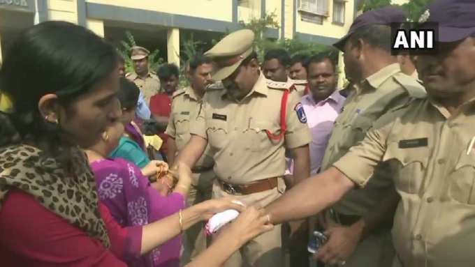 Police Rakhi2