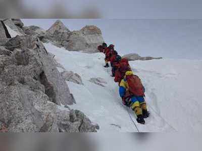 सन्मान पर्वतपुत्र शेर्पांचा