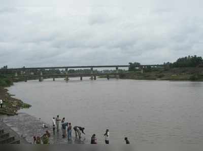 కృష్ణానదిలో దూకిన యువతి... చివరికి ఏం జరిగిందంటే..