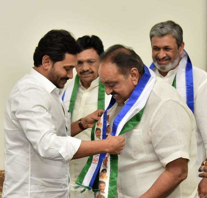 వైఎస్సార్సీపీలోకి గోకరాజు ఫ్యామిలీ