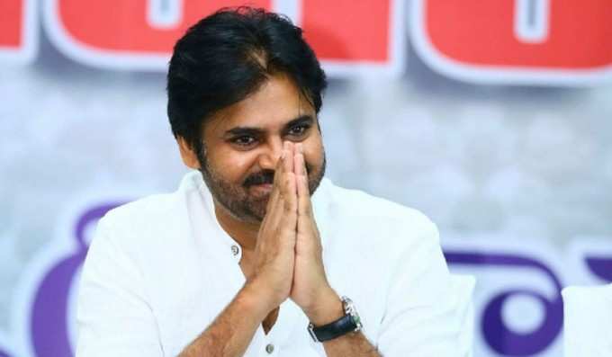 పింక్ రీమేక్‌తో పవన్‌ రీ ఎంట్రీ