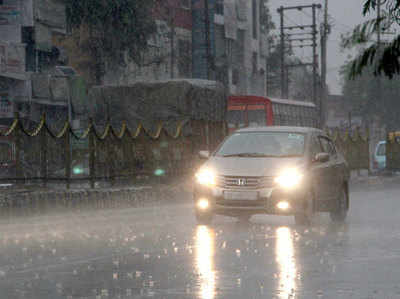 दिल्ली: गुरुवार की बारिश ने तोड़ा 50 साल पुराना रेकॉर्ड