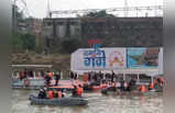 नमामि गंगे: कानपुर में पीएम मोदी का नौका विहार, देखें तस्वीरें