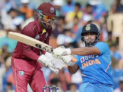 IND vs WI: चेन्नै में पंत ने लगाया वनडे करियर का पहला अर्धशतक, दर्शकों ने भी लगाए नारे