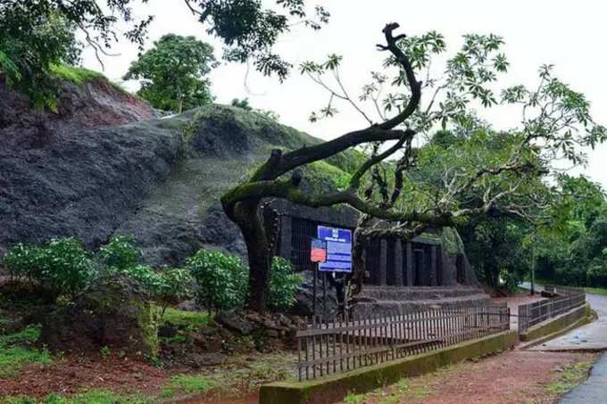 അര്‍വാലം ഗുഹകള്‍