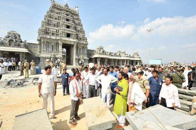 యాదాద్రి లక్ష్మీ నరసింహుని సేవలో సీఎం కేసీఆర్