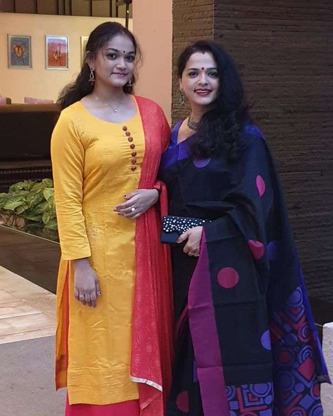 Vindhuja And Neha Rajesh