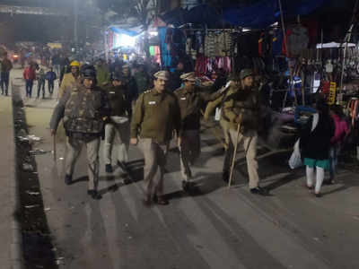 सीलमपुर में हालात सामान्य, दिल्ली पुलिस ने किया फ्लैग मार्च