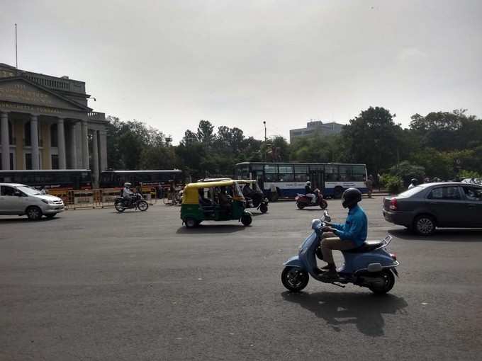 ಟೌನ್‌ಹಾಲ್‌ ಸುತ್ತಮುತ್ತ ಪರಿಸ್ಥಿತಿ ಶಾಂತ