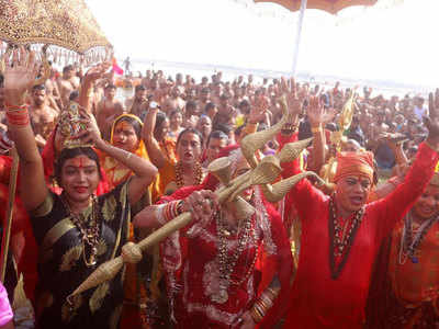 माघ मेले में निकलेगी किन्नर अखाड़े की देवत्व यात्रा, शामिल होंगे जूना के भी संत