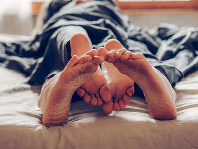 जब भी सेक्स करता हूं पैरों में तेज दर्द होने लगता है, इसका कारण क्या हो सकता है?