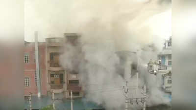 नरेला: 20 फायर स्टेशनों से आईं 36 गाड़ियां, 8 घंटे में बुझी आग