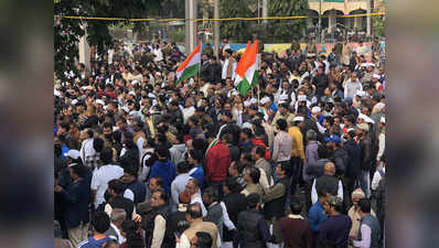 नागरिकता कानून पर कांग्रेस-बीजेपी के बीच रार, कमलनाथ ने किया शांति मार्च, बीजेपी ने निकाली समर्थन रैली