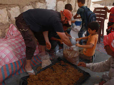 विस्थापित सीरियाई मशरूम उगाकर कर रहे परिवार का पालन-पोषण