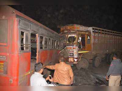 नगरजवळ अपघातात चार जण मृत्यूमुखी