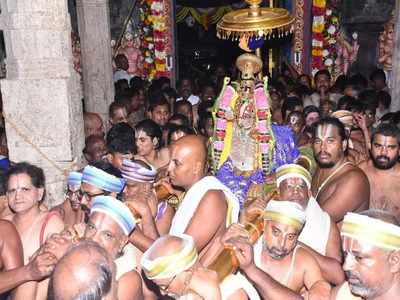 Pagal Pathu: வைகுண்ட ஏகாதசி விழாவின் பகல் பத்து முதல் நாள் ஸ்ரீ ரங்கத்தில் தொடங்கியது