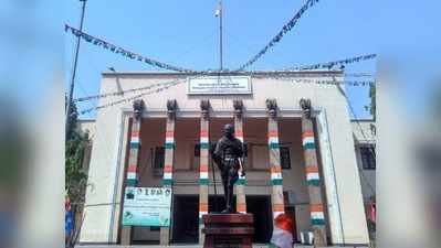 హైదరాబాద్: గాంధీ భవన్ వద్ద ఉద్రిక్తత.. కాంగ్రెస్ కార్యకర్తల అరెస్టు