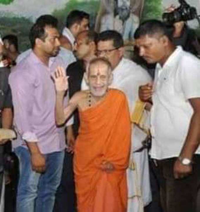 pejavara swamiji driver