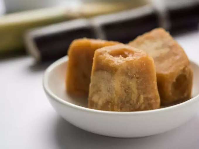 jaggery in bowl