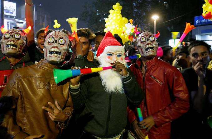 Happy New Year: గ్రాండ్‌ వెల్‌కమ్ టు 2020