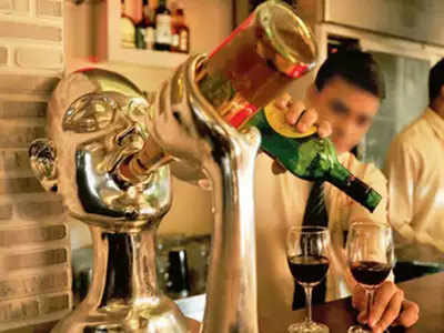दिसंबर महीने में 1,000 करोड़ रुपये की शराब गटक गए दिल्ली के लोग
