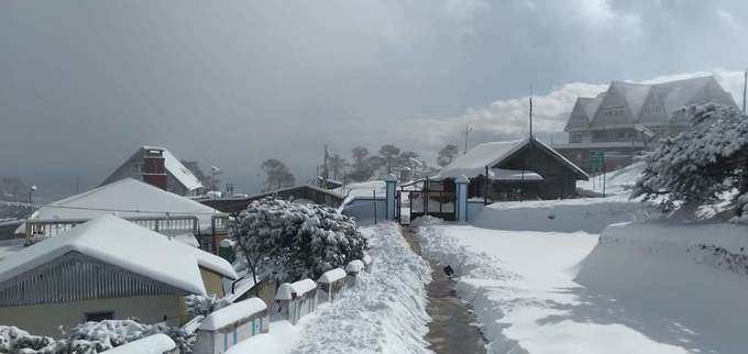 ব্যাপক তুষারপাত সিকিমে, প্রহর গুনছে শৈলশহর